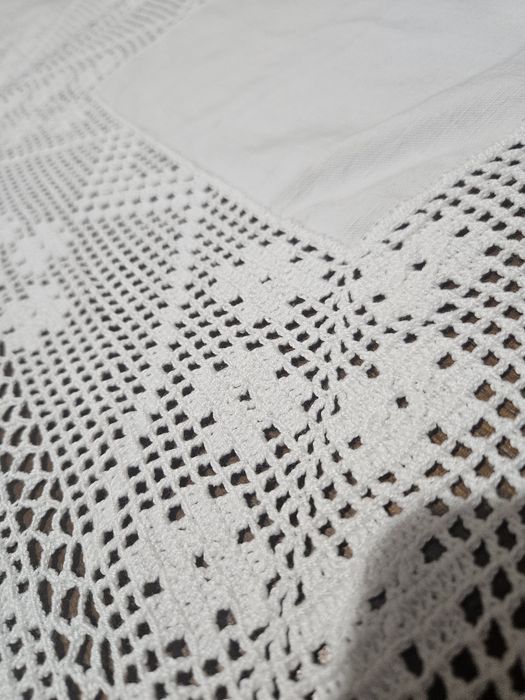 Toalha de mesa de linho e renda