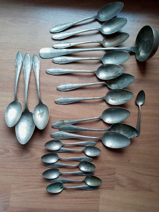 Stare łyżeczki, stary plater, stare łyżki, stare sztućce
