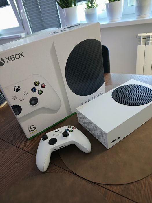 Sprzedam konsolę Xbox Series S