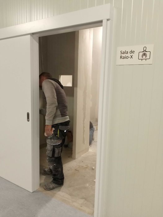 Porta blindada para RaioX com visor Plumbifero