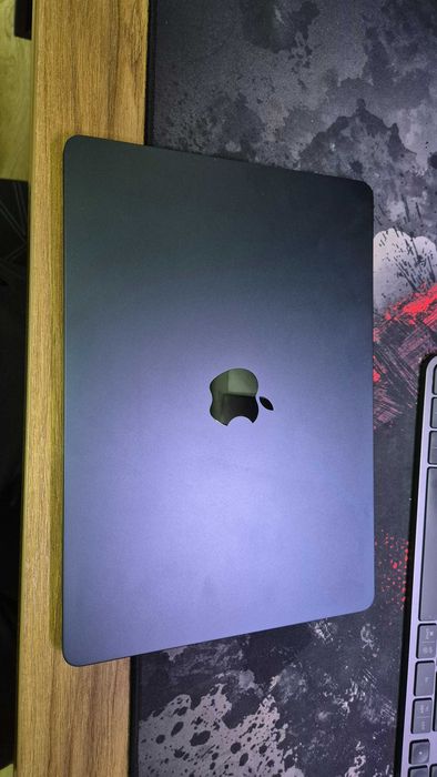 MacBook Air 13" M3 2024/2025 A3113 – uszkodzony ekran, blokada Recovery – na części / do naprawy