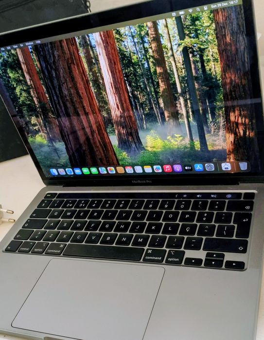 MacBook Pro 13” (2020) – Intel i5 – Dispenso Burlas