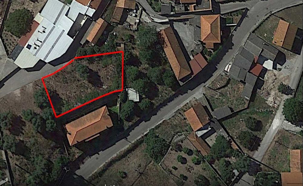 terreno para construção à venda com 580m2 em A-do-Barbas