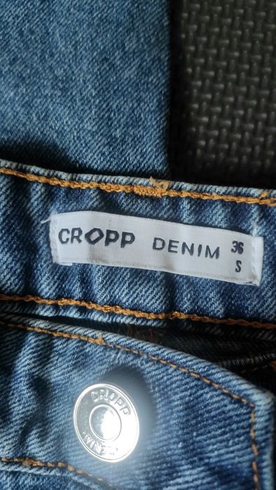 Spodnie jeansowe Cropp