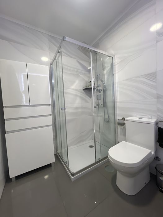 Arrendar Quarto Solteira em Moradia T3, com acesso à casa toda.