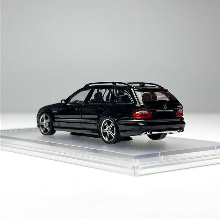 Mercedes E63 AMG Estate S211  1/64   Model Car Collection