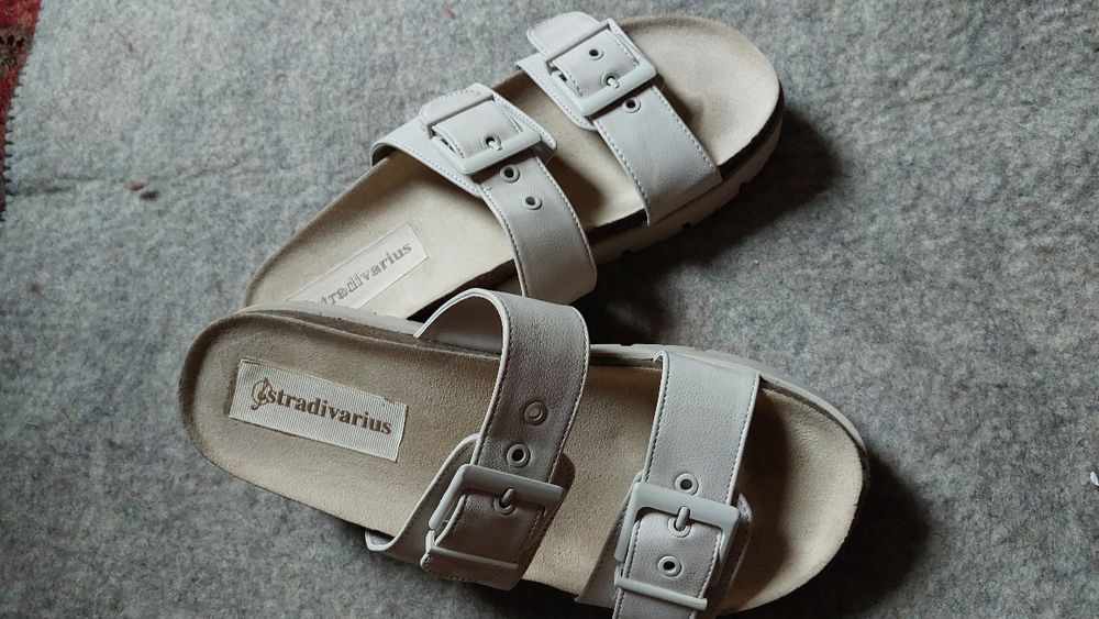 Klapki obuwia domowe , letnia Stradivarius