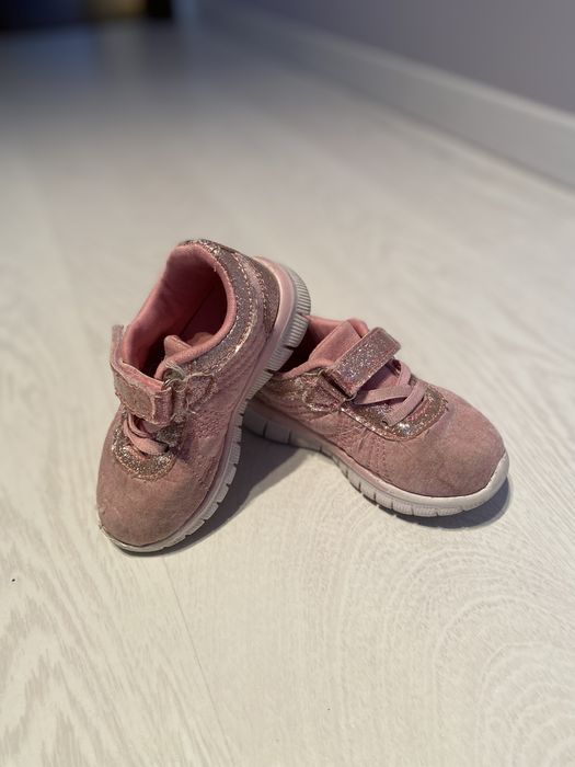 Różowe buciki 22 na rzep miękkie