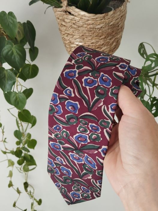 Męski jedwabny krawat 100% silk, kolorowy, burgundowy w kwiaty, śliwko