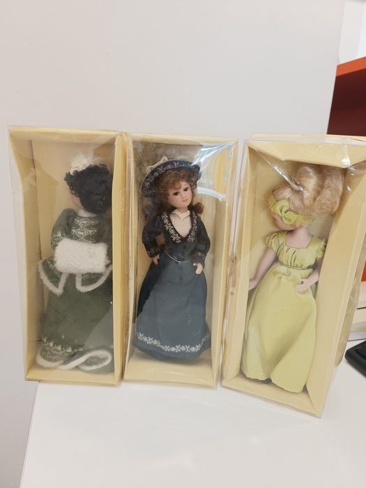 Bonecas de porcelana