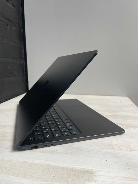 Microsoft Surface Laptop 5 — легкий та потужний ультрабук