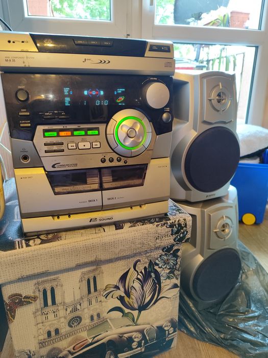 Stereo z głośnikami