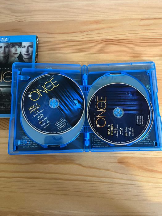 Blu-ray 1.ª Temporada Once Upon A Time | edição limitada64737916119937123