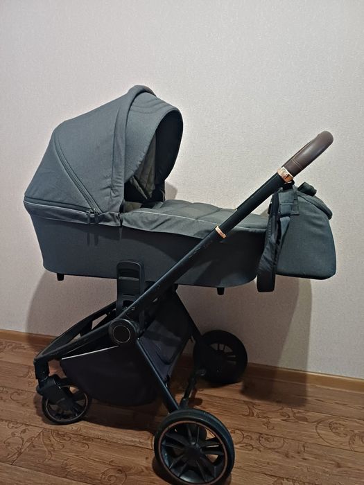 Універсальна коляска 2 в 1 Carrello Epica