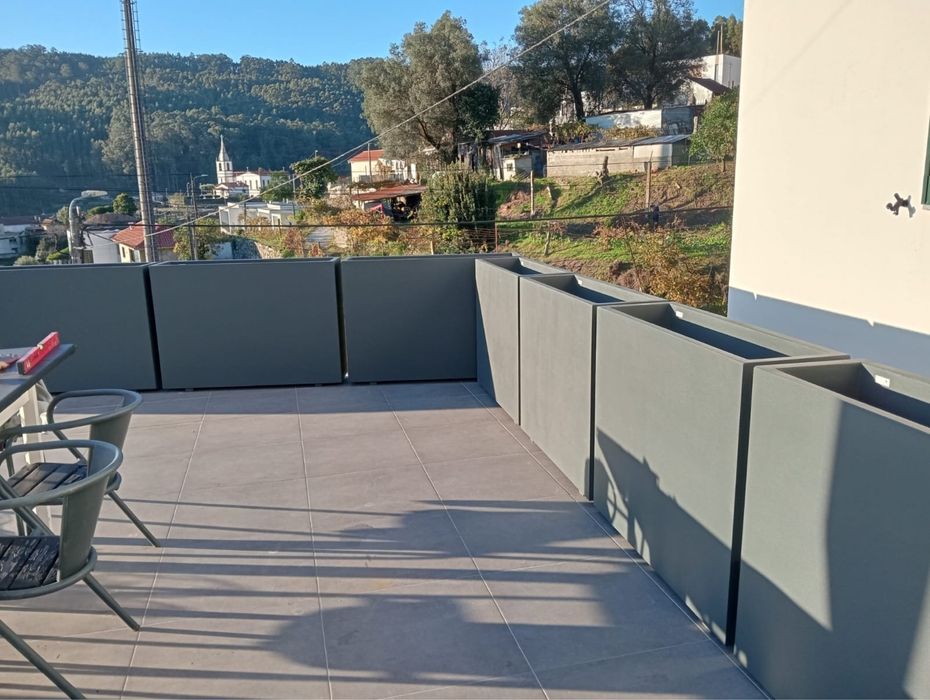 Floreira Mod. 120x30xh85cm RAL 7016