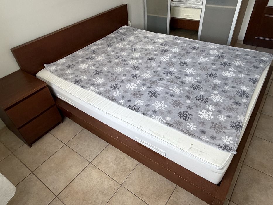 Łóżko IKEA Malm z materacem 160x200 plus gratis szafeczka Malm