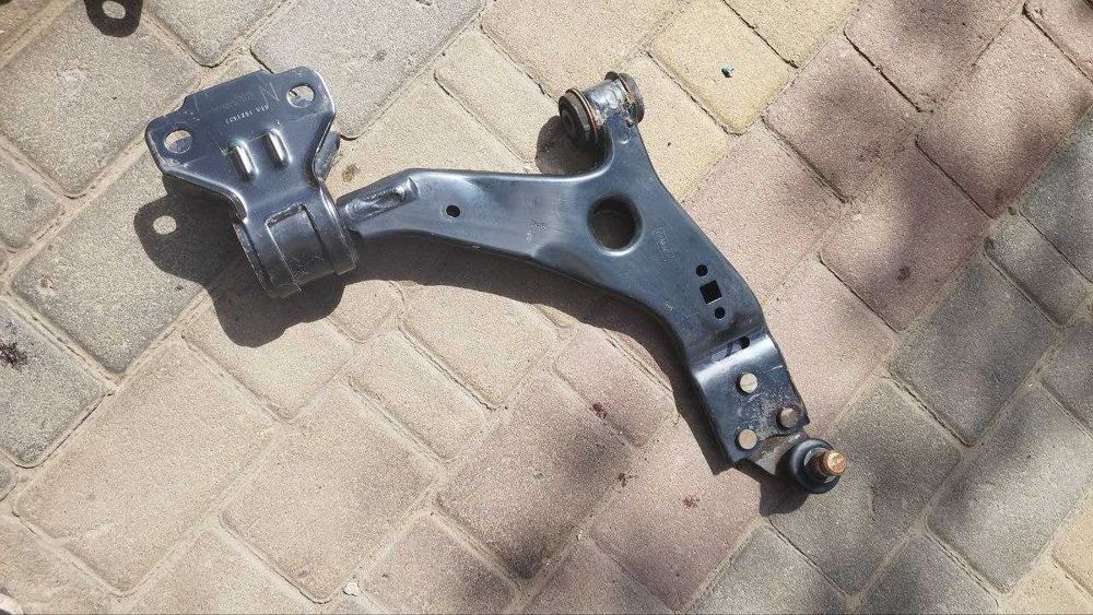 Важіль передній правий нижній (у зборі) Ford Kuga MK2 / Escape MK3 (1943501 / CV61-3A423-BAB)