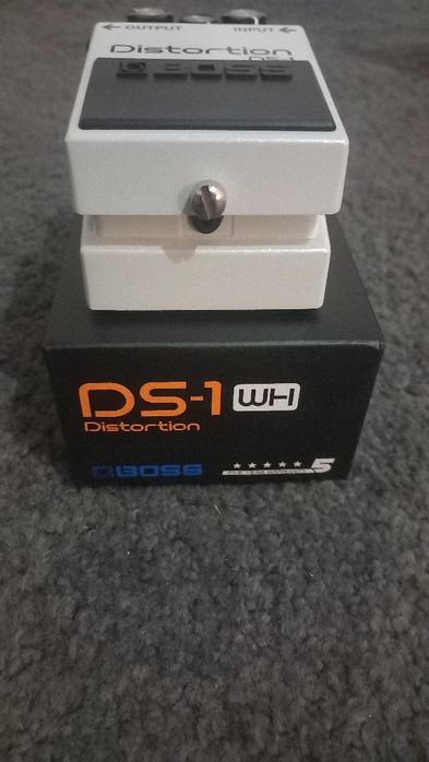 Pedal boss ds1 white edição especial