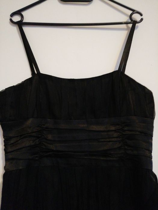 Suknia wieczorowa regulowane ramiączka