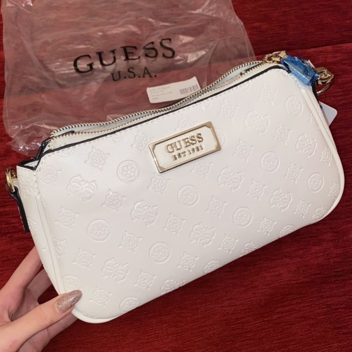 Сумочка сумка guess багет белая