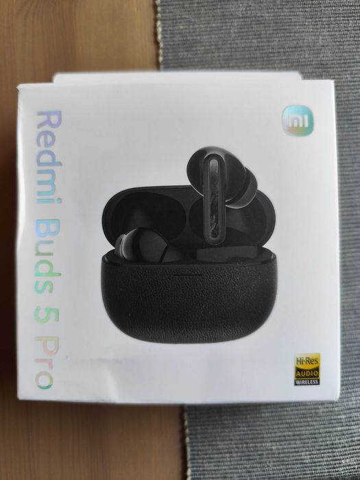 Redmi Buds 5 Pro de cor preta/semi-novos pouco uso
