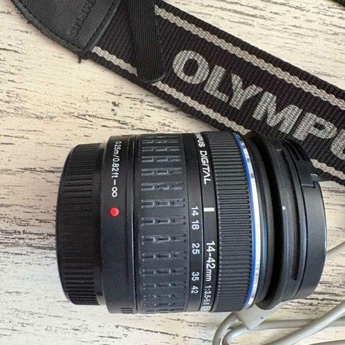 Фотоапарат Olimpys e 420