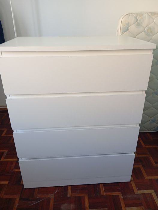Cômoda branca ikea 4 gavetas