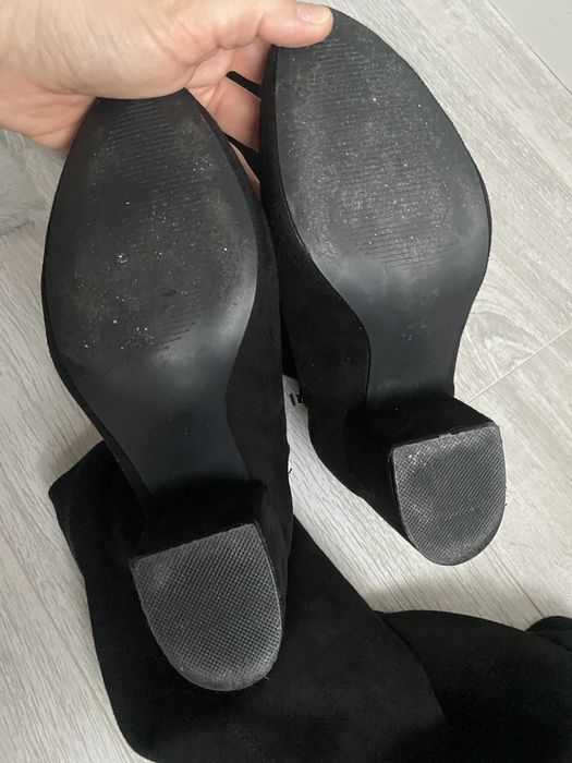 Kozwki za kolano 39 czarne streczowe jak nowe na obcasie zamszowe