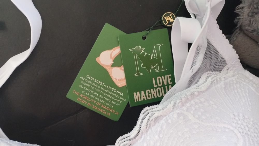 Mega cena magnolia stanik