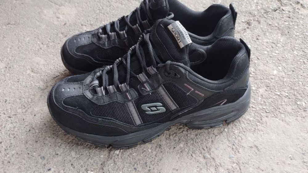 Кросівки Skechers 44+шкарпетки у подарунок