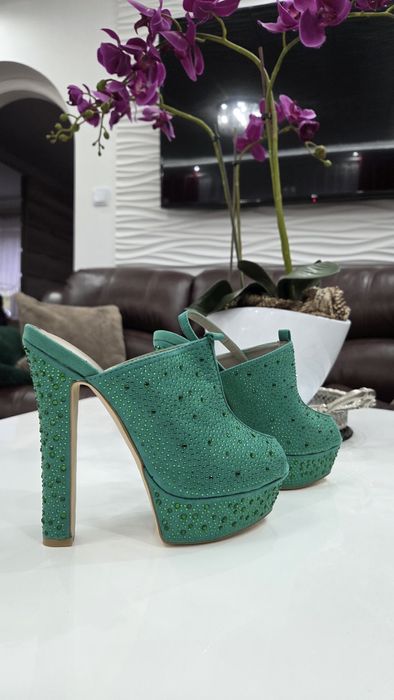 Buty na obcasie 37
