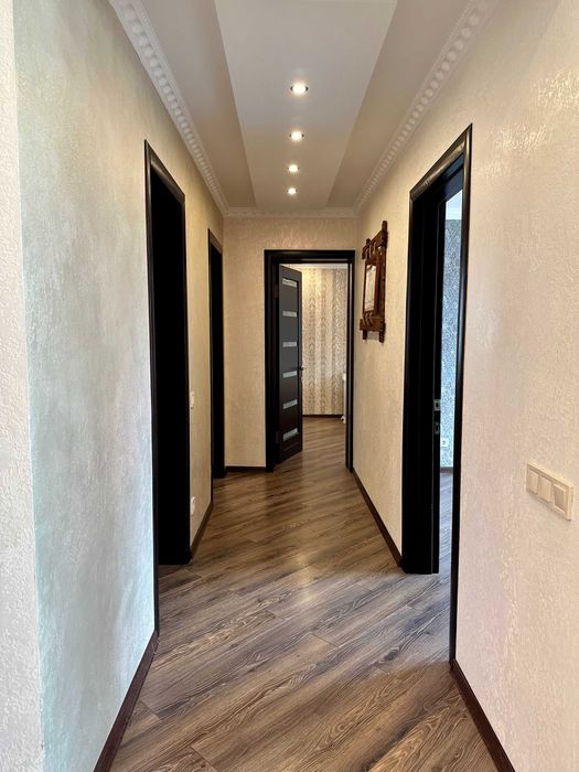 Оренда ПРОСТОРОЇ ДВО(ТРИ)КІМНАТНОЇ квартири вул. Руська 219Е