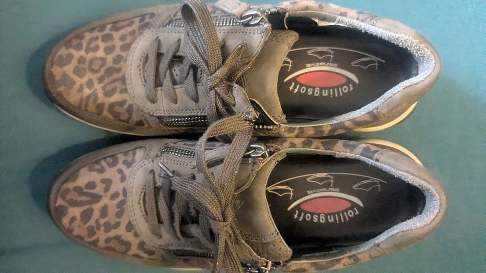 Nowe sneakersy w panterkę