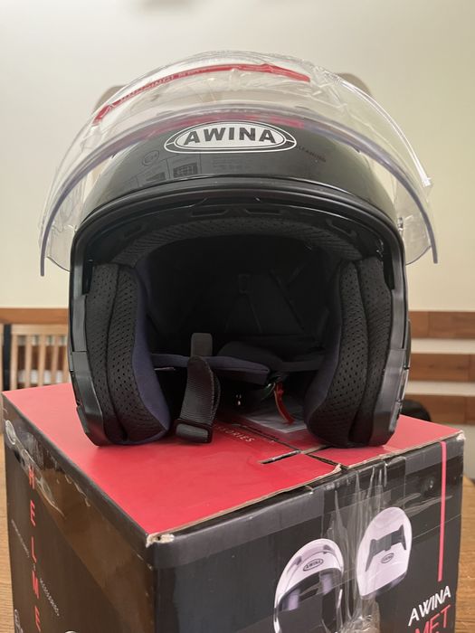 Sprzedam kask Awina czarny NOWY