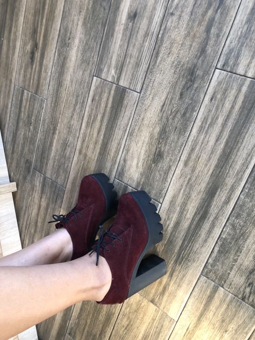 Замшивые ботинки ботильоны тракторная подошва