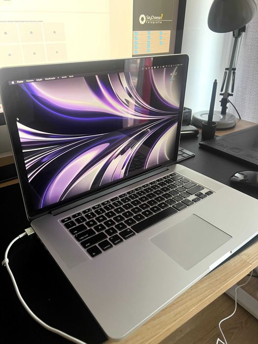 Macbook Pro 15" Mid 2015 (Com duas gráficas)