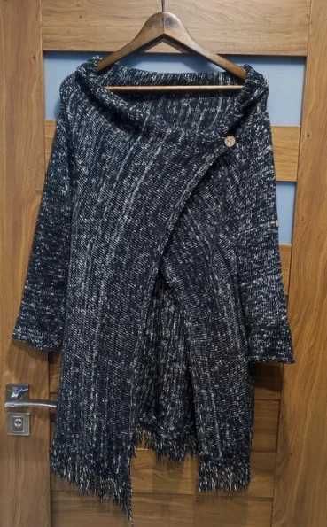 Sweter damski długi rozpinany
XXL / 44 / 16