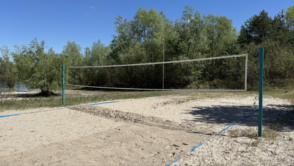 Оренда будинку під Києвом 227м² біля річки: басейн, сауна, генератор, сосновий ліс, закрита територія район Новосілки