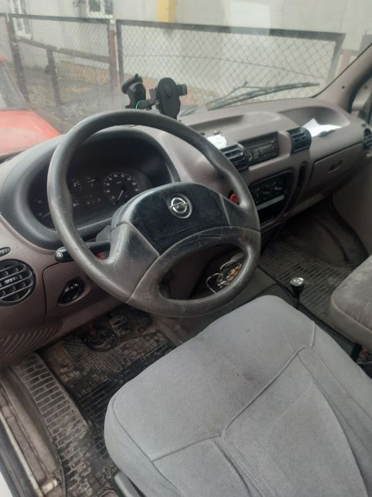 Опель Мована, 2.2