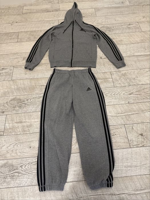 Продам Оригінальний спортивний костюм adidas