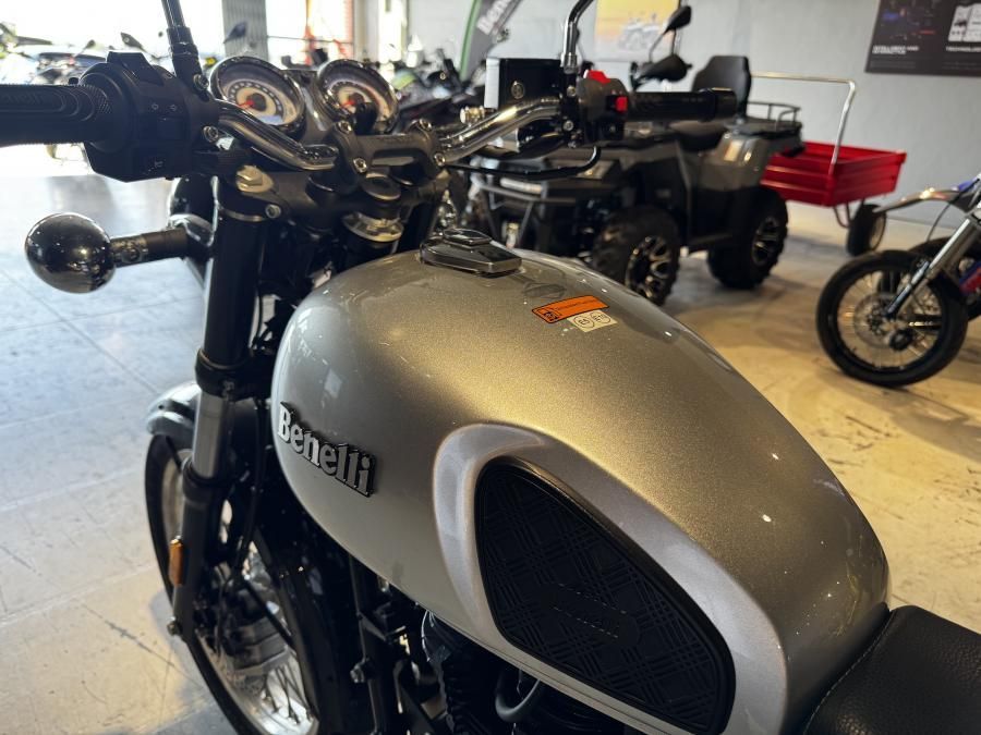 Benelli Imperiale 400 Outro
