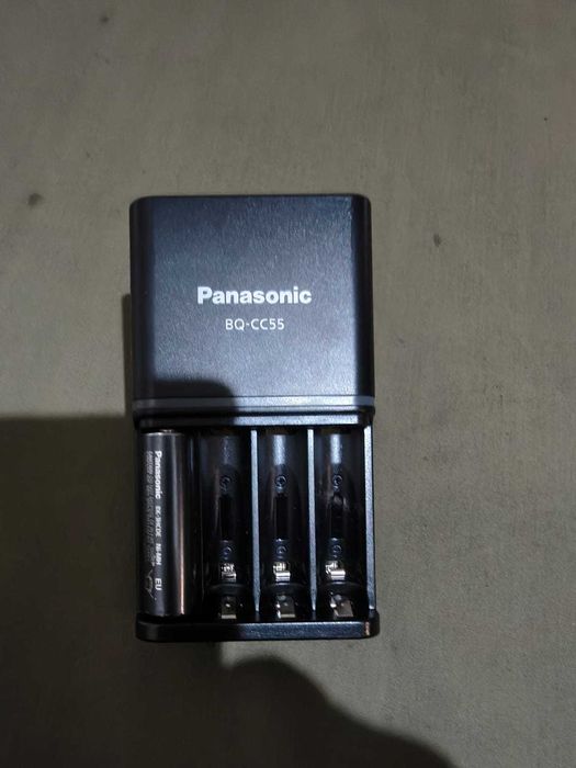Зарядний пристрій Panasonic для АА/ААА акумуляторів (BQ-CC51E)