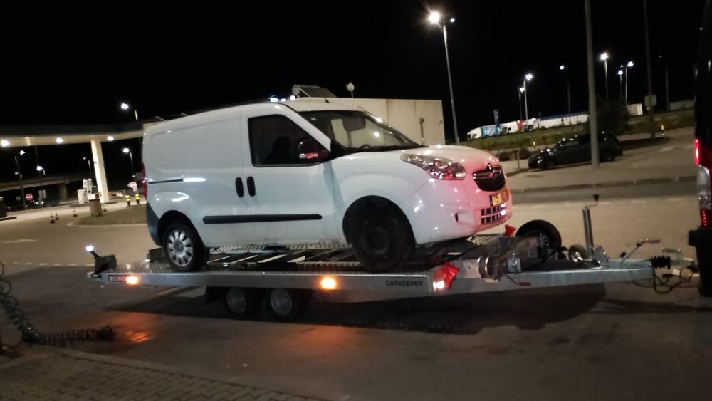 Aluguer de atrelados porta carros