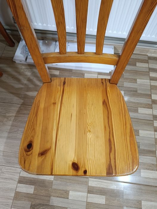Дерев'яне крісло( обідній стілець)