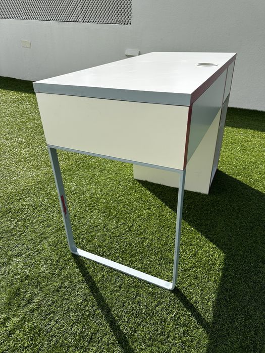 Secretária IKEA Branca com Gavetas