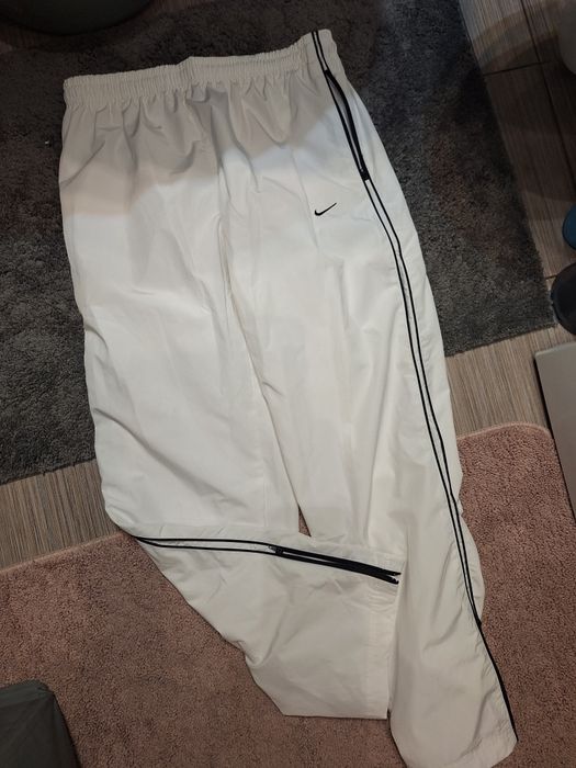 Spodnie nike białe