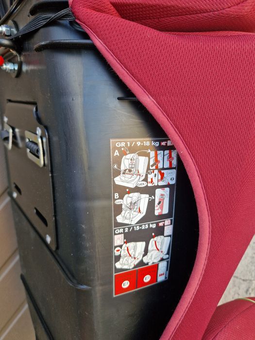 Продам дитяче крісло в авто