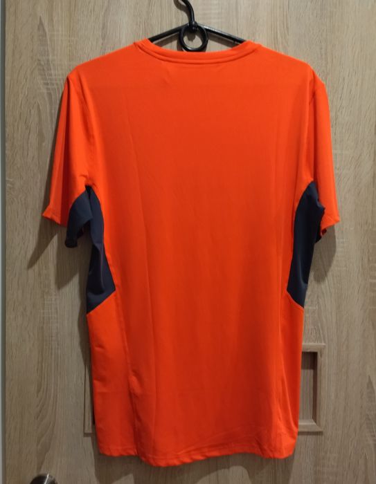 T-shirt sportowy