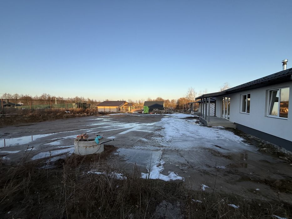 Шпитьки продам будинок 110 квадратів  8 соток 90 000