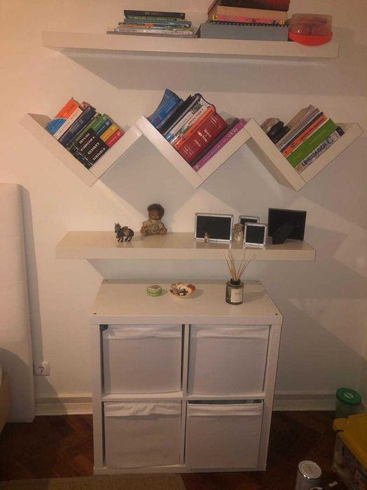 estantes / secretaria quarto criança